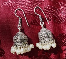 Traumhafte handgemachte Bauchtanz Chandelier Ohrringe aus Nepal, Silber+Perlen