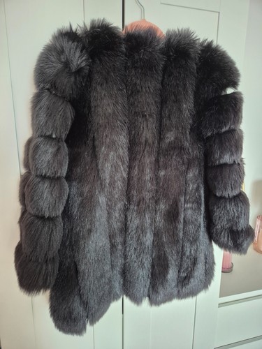 Schwarze kunstpelzjacke faux - kunstpelzjacke, i