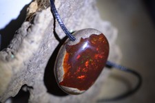 102ct 35x25x20 Huge Highdome Roling Black/Red Crystal Choco Opal Kette AfricaGem