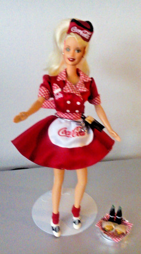 Coca cola barbie puppe - coca-cola,