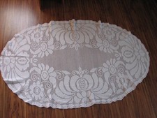 Weiße Tischdecke  Häkeldecke