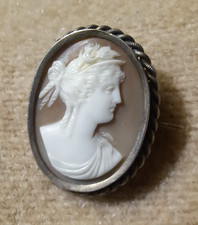 Antike Kameen-Brosche •