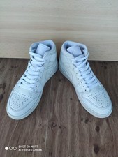 Air Jordan 1 Mid Triple White