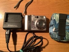 Nikon Coolpix 5900 /
