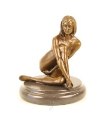 Bronzefigur weiblicher Akt