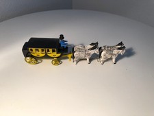 Gespannfahrzeug Miniatur,  doppelte Postkutsche, 4er Gespann , 4 weiße Pferde 