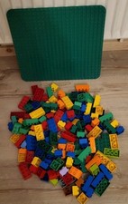Lego Duplo Steine  über 100 Steine Bausteine Grundbausteine mit grüner Platte
