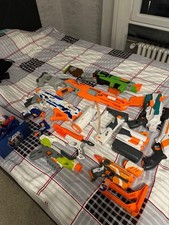 Nerf Sammlung, Spielzeug waffen, Gewehre, Pistolen + volle Kiste mit Patronen