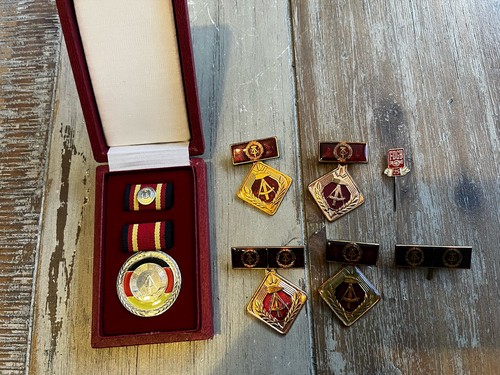 Ddr orden anstecker - orden,