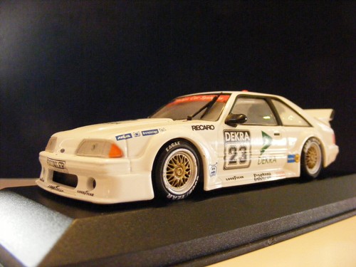 Minichamps 430948323 - 1:43,