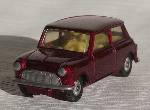 Morris mini minor corgi - 1:43,