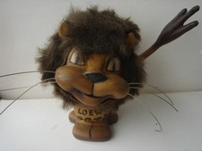 Werbefigur Löwe für Loewe