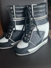 DKNY Sneaker