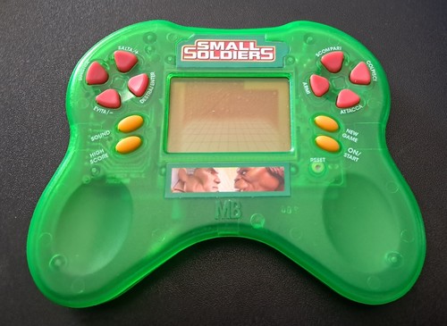 Small soldiers videospiel - small, lcd