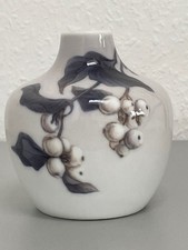 schöne  kleine Vase von Royal