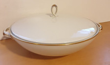 Eschenbach Bavaria Germany Schüssel Terrine mit Deckel elfenbein Goldrand W309