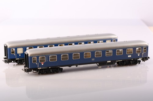 Märklin personenwagen - 2x,