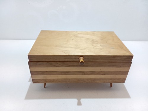 Vintage nähkasten aus holz - vintage,