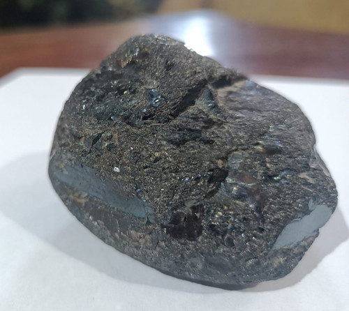 Schwarzer tektit meteorit - schwarzer,