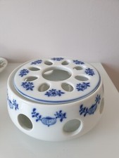 PORZELLAN STÖVCHEN / ZWIEBELMUSTER/ GEROLD