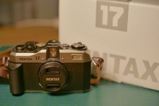 Pentax 17 Halbformatkamera, analog - mit Automatikblitz