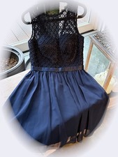Wunderschönes Kleid von LAONA