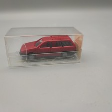 PKW VW Passat Variant rot   1:87 HO   Modellauto Wiking