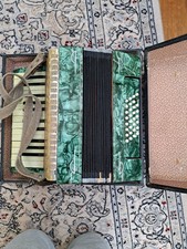 Altes Akkordeon