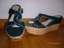 Stylische Buffalo Keilsandalette Plateau Wedges in petrol, Leder, Gr. 41, neu