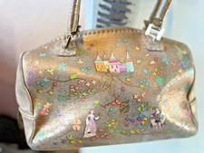 große Handtasche mit Märchenmotiv, Print, Prinzessin, schillernd, Wildlederlook