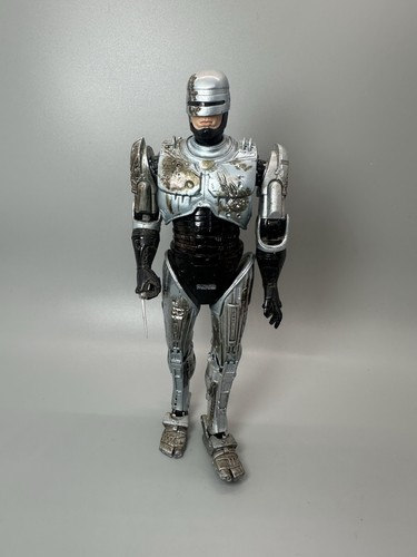 Neca battle damaged robocop - neca,
