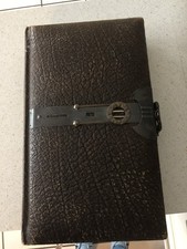 fotoalbum-alt-ledereinband-metallschließe-viele fotos und kabinettfotos