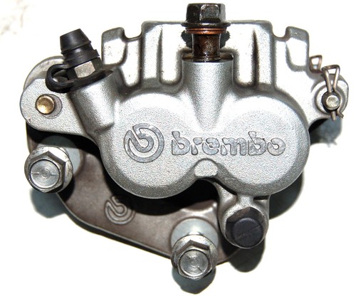 Bremssattel vorne komplett