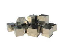 Pyrit Kristall - natürlicher Pyrit Würfel 10 - 15 mm Katzengold Navajun Spanien