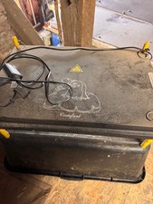 Küken-wärmeplatte Comfort 40 x60 56 Watt 230 Volt mit Schutzhaube und T- Regler