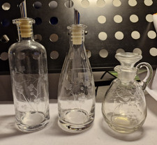 Essig & Öl, Set aus Glas, Vintage mit geschliffenen Blumen, Weinkaraffe 