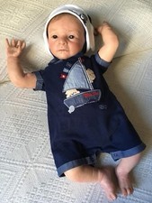 Entzückende Baby Reborn Puppe