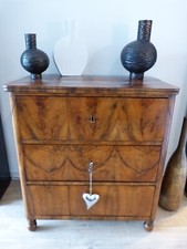 Antike Biedermeierkommode ca. 1840 Nußbaum auf Tanne furniert