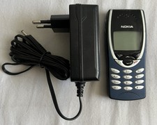 Nokia 8210 Handy mit Netzteil