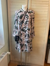 Tolles Kleid von HALLHUBER