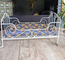 Vintage Puppenbett  aus Metall