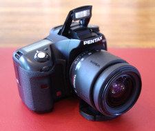 Pentax K K10D 10.2MP Digitalkamera incl Optik  - Komplettset