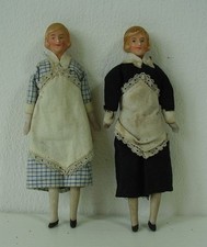 2 Antike seltene Puppenstuben Puppen mit Original Kleidung vor 1945