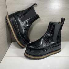 Laura Bellariva Leather 2.5”