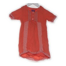 Shrinking Violet, Kleid