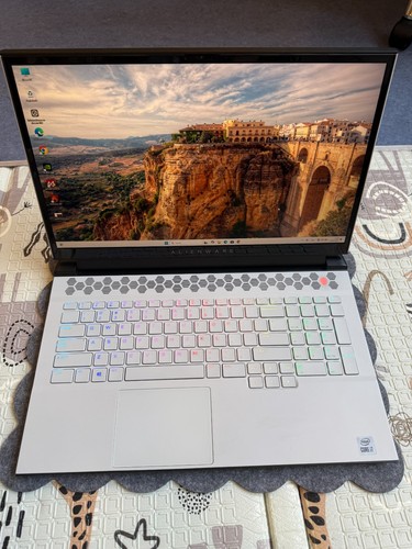 Gaming laptop alienware m17 - laptop,