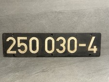 Großes Lokschild 250 030-4