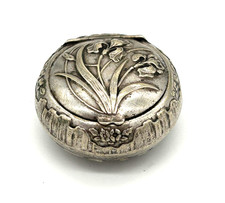 Antik Pillendose Silber / versilbert schöne floraler Verzierung innen vergoldet