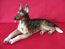 alte Porzellan Figur - sitzender Schäferhund  /  gemarkt