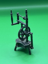 Anspitzer altes Spinnrad Vintage-Optik aus Metall